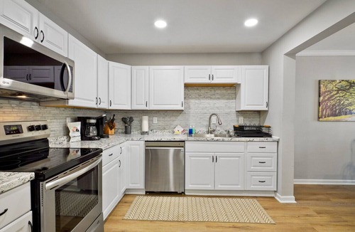 Shannon House | Hoover Furnished Stay | Families & Pros