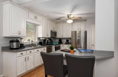 Hoover Villa | Hoover Townhouse|Great location|3 BR 3 Bath