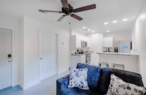 Biloxi House | Hopkins