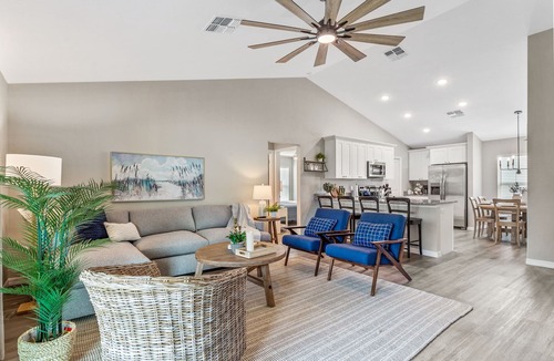 Summerfield House | Horsey Hideaway Hot Tub 4BR Near The Villages