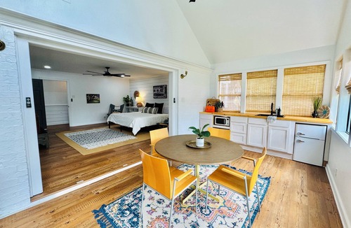 Monroe House | Horton House SLEEPS 16, no pets or unapproved parties