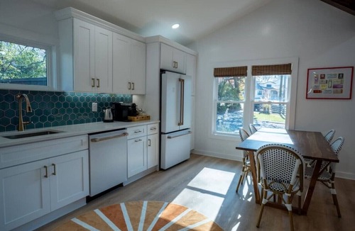 Westview House | Hot tub | Fire Pit | Sleeps 10 | Arcade Games