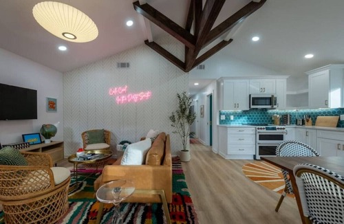 Westview House | Hot tub | Fire Pit | Sleeps 10 | Private Parking