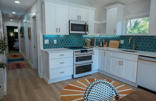 Westview House | Hot tub | Fire Pit | Sleeps 10 | Private Parking