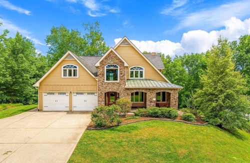 Wildwood House | Hot Tub, Theater & Deck - The Retreat at Wildwood!