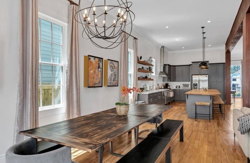 Saint Thomas Development House | Huge 5BR w/Pool - Walk to Magazine St & Parades