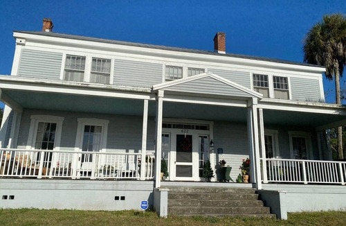 Palatka House | Huge historic home on St John's River