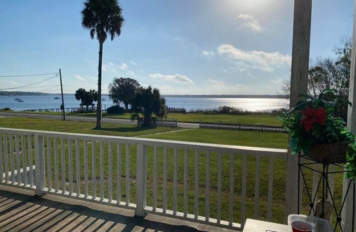 Palatka House | Huge historic home on St John's River
