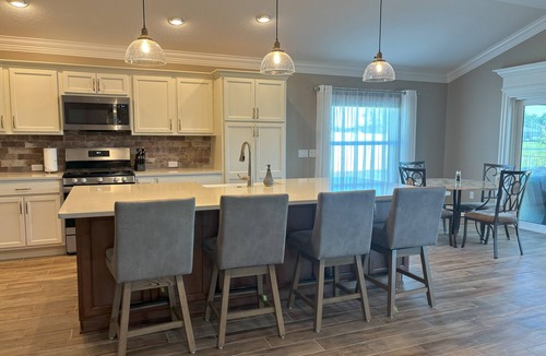 Wildwood House | Huge & luxurious, 3br, lg screened lanai, fenced yard, pet friendly