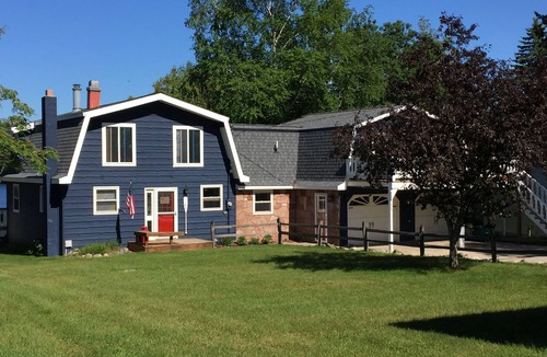 Central Lake House | HURRY! July 4th Cancellation: The Lake House is Available July 4-11. Sleeps 21