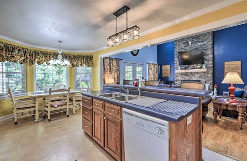Hawkinsville House | Idyllic Hawkinsville Retreat: Large Fire Pit!