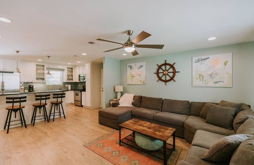Ocean Springs House | Includes GOLF CART! Close to beaches & Downtown Ocean Springs! Vacation on Vista