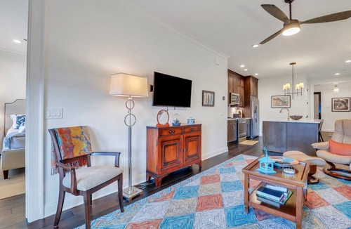 Hitch Village - Fred Wessels Homes Apartment | Incredible Riverfront Views w/Patio Overlooking River by Lucky Savannah
