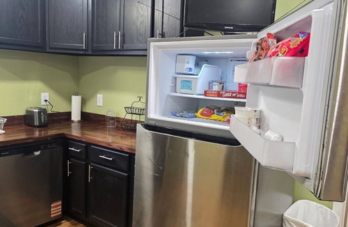 Fairbanks House | Infinity Guest House - Corporate Housing -Weekly Cleaning - Stocked Pantry