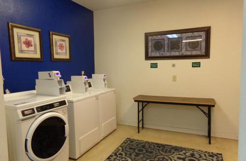 Auburn Hotel | InTown Suites Extended Stay Auburn AL