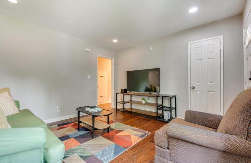 Gresham Park House | Inviting Home w/Backyard: 8 Mi to Dtwn Atlanta!