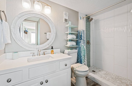 Ono Island Condo | Island Sunrise 664 by Roberts Brothers Vacation Rentals