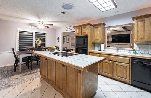Lubbock House | "It's a Peaceful, Easy Feeling" Pool/Hot Tub, 3 BD/2Ba, TTU is 4 miles
