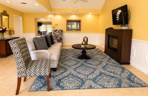 Perry Hotel | Jameson Inn - Perry