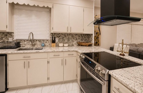 Valdosta House | JamRock Escape