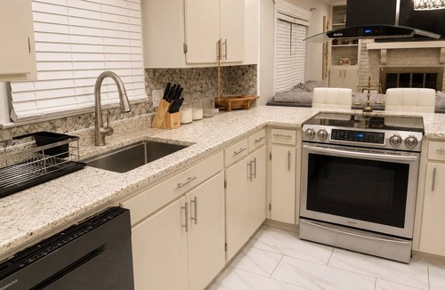 Valdosta House | JamRock Escape