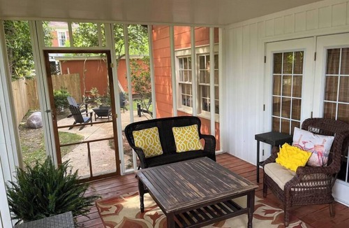 Laurel House | Jenny's Cottage (W/Pool)-3 Blocks from Downtown