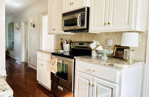 Historic Downtown Savannah Condo | Jones St Penthouse with Private Rooftop & Spectacular Views + FREE Golf Cart