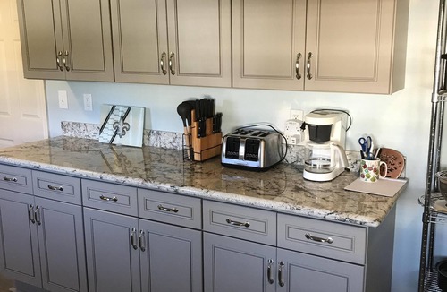 Shoreline Park Cabin | Jordan River Skiing/Fishing Vacation House - Snowbirds Welcome.