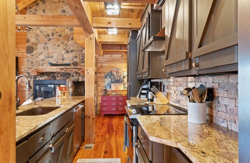 Wedowee Cabin | Journeys End - Incredible Views! Lakefront cabin retreat with Flat Lot