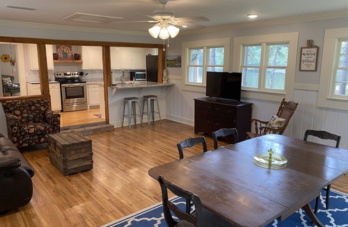 Dothan Cottage | Juju’s Pond House on Smith Pond