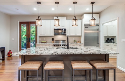 Baytowne Wharf Condo | June 31-Aug Now Open* Baytowne*Pet Friendly*2 Balconies*Pool*Hot Tub*Kiddie Pool