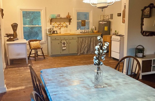 Milton Cottage | Juniper Creek Cottage- on 10 acres with a creek!
