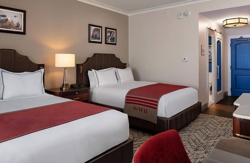 Arts/Warehouse District Hotel | Just What You Were Looking For! 3 Comfortable Units, Near Lafayette Square!