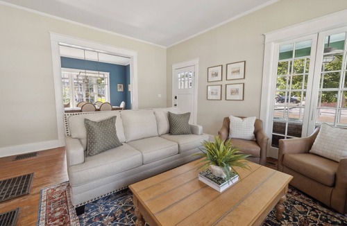Laurel House | Kalmia Luxe —Stylish Stay Walkable to Downtown