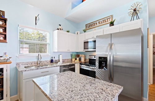 Bon Secour Cottage | Key Lime Cottage in Bon Secour, 11 miles to beach, 7 miles to Sportsplex