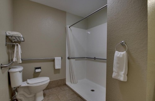 Millbrook Hotel | Key West Inn - Millbrook