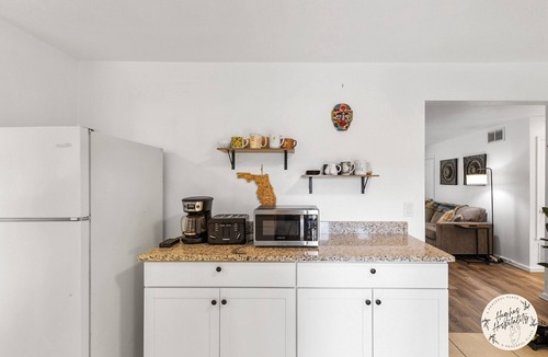South Daytona House | KING BED! Games! Central Location. Big Weekly/Monthly Discount!