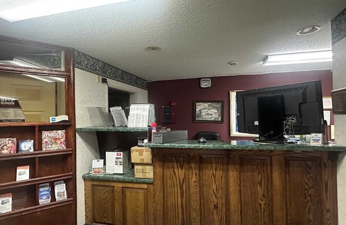 Macon Apartment | King Bed|Non-Smoking