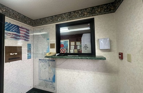 Macon Apartment | King Bed|Non-Smoking