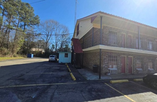 Prentiss Apartment | King Bed|Smoking|Prentiss, MS
