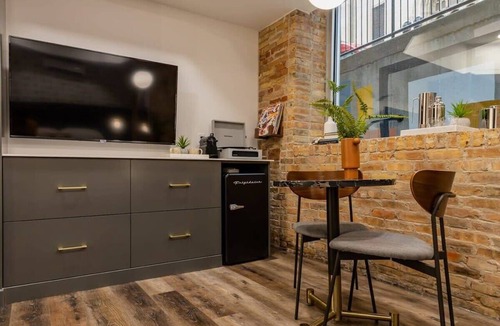 Downtown Apartment | King Bed Suites at The Finnley Hotel