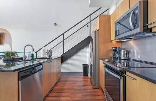 Atlantic Station Area Apartment | King + Queen 2-Story Loft w/2 Ensuite Baths, Private Balcony @ Atlantic Station