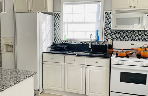 Shannon House | King queen, sweet cozy, and quiet old urban Neighbourhood, charming perfect stay
