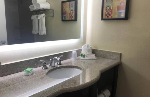 Orlando Apartment | King Room Near East Orange Park ORL