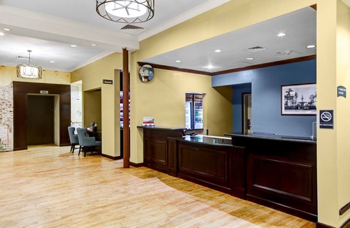 Historic District - North Apartment | King Studio w/Atrium View | Gym + Free Breakfast
