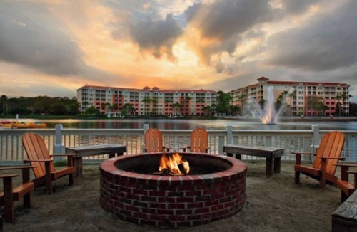 Williamsburg Condo | King Studio w/Balcony | Near Theme Parks