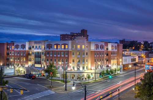 Montgomery Condo | King Suite. Free Breakfast. Outdoor Pool. Gym. Your Next Trip!