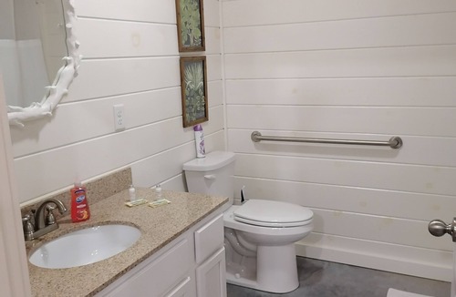 Mountain View Cabin | Knotty Squirrel Unit 4 Multibedroom Suite