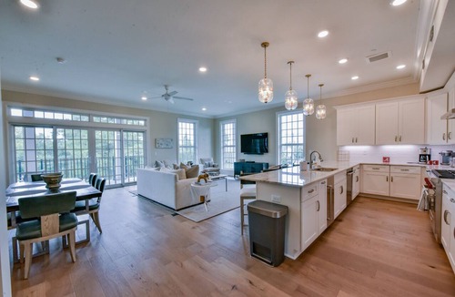 Tuscaloosa Condo | Krewe at Park Place - Book Now for Gameday!