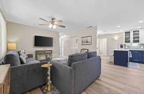 Wright House | Ksweetly's 4-bdrm, 2 bath home, sand Volleyball court; Fort Walton Beach